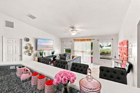 491 SW Namoit Place, Port St. Lucie FL - photo 11 of 57