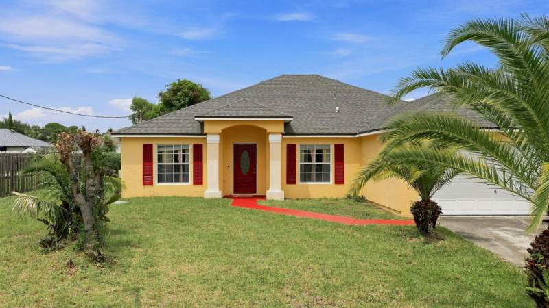 4 bedroom Single Family Residence at 491 SW Namoit Place, Port St Lucie Section 34, Port St. Lucie — photo 4