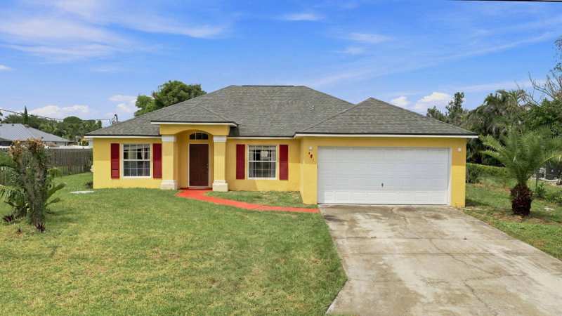 4 bedroom Single Family Residence at 491 SW Namoit Place, Port St Lucie Section 34, Port St. Lucie — photo 1