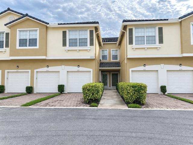 3 bedroom Townhouse at 1571 SE Hampshire Way #102, Lexington Lakes, Stuart — photo 1