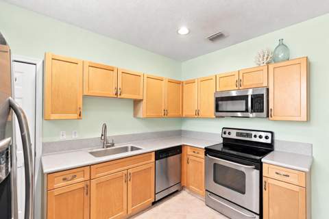 6060 Azalea Circle, West Palm Beach FL - photo 11 of 32