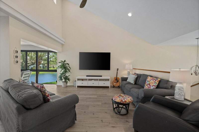 3 bedroom Condominium at 16695 Traders Crossing #218, Traders Crossing At Jonathans Landing, Jupiter — photo 3