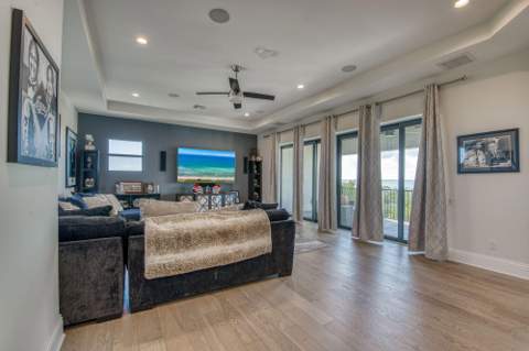 7683 Pelican Pointe Drive, Jensen Beach FL - photo 22 of 49