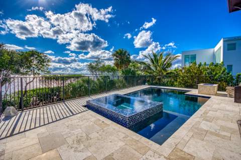 7683 Pelican Pointe Drive, Jensen Beach FL - photo 9 of 49