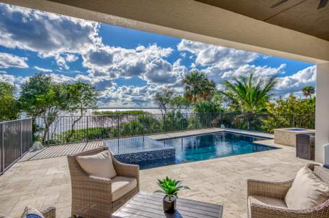 7683 Pelican Pointe Drive, Jensen Beach FL - photo 6 of 49