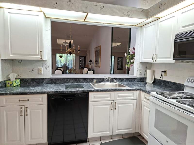 2 bedroom Condominium at 5798 Brook Bound Lane, Palm Chase Lakes Condo, Boynton Beach — photo 3