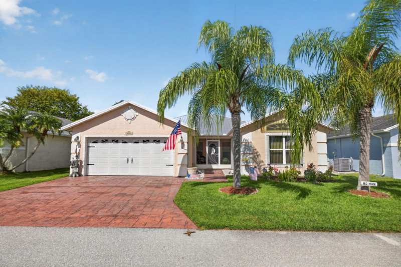 3 bedroom Single Family Residence at 6701 Alemendra Street, Spanish Lakes Fairways NE Phase, Fort Pierce — photo 1