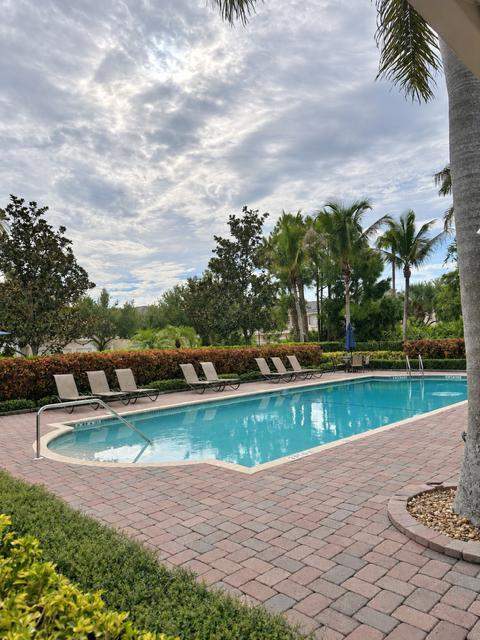 1571 SE Hampshire Way #102, Stuart FL - photo 16 of 18