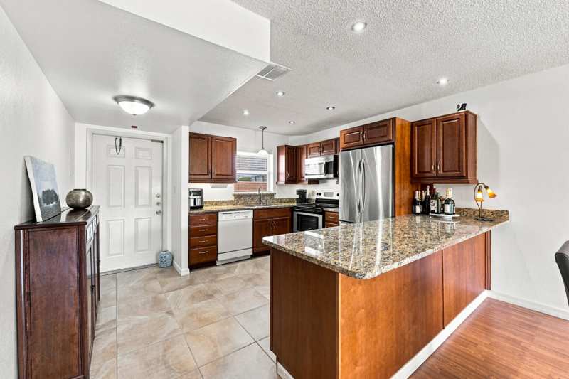 2 bedroom Condominium at 805 W Oakland Park Boulevard, Racquet Club, Oakland Park — photo 1
