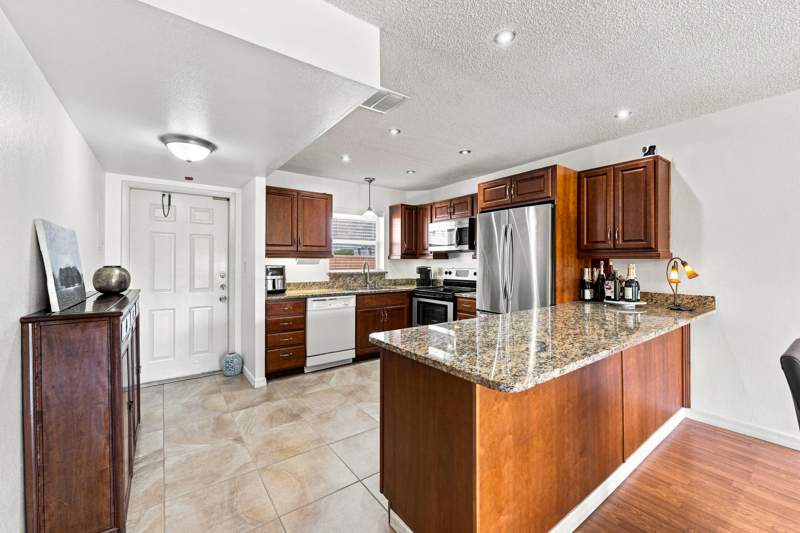 2 bedroom Condominium at 805 W Oakland Park Boulevard, Racquet Club, Oakland Park — photo 5