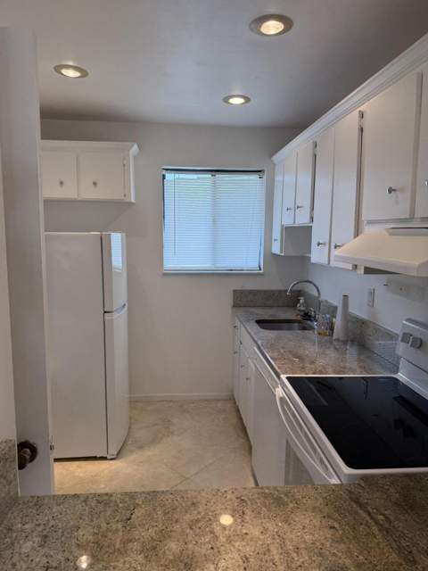 5423 SE Miles Grant Road #F-203, Stuart FL - photo 11 of 30