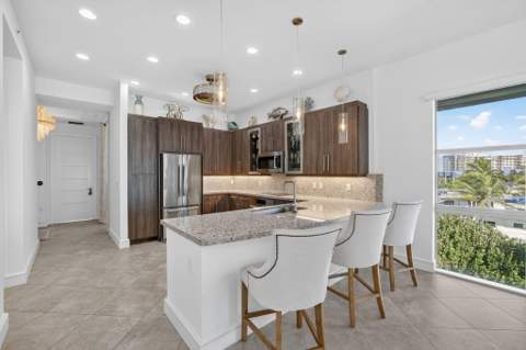 4510 El Mar Drive #405, Lauderdale-By-The-Sea FL - photo 15 of 39