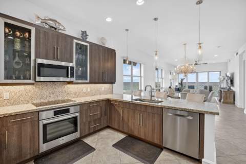 4510 El Mar Drive #405, Lauderdale-By-The-Sea FL - photo 19 of 39