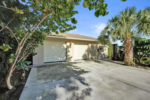 3127 Carol Avenue, Palm Springs FL - photo 19 of 48