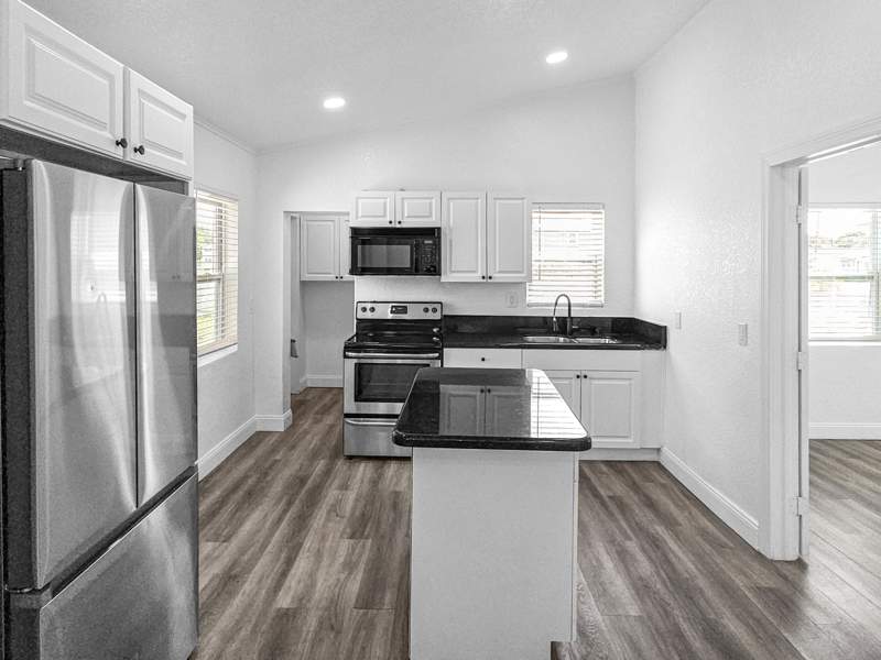 3 bedroom Single Family Residence at 1801 N 25th Street, Sunrise Park No 1, Fort Pierce — photo 3