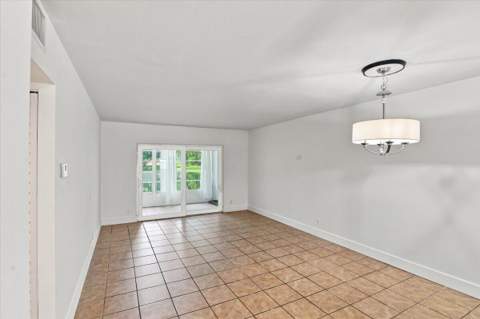 5121 W Oakland Park #109, Lauderdale Lakes FL - photo 9 of 29