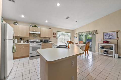 1324 Cape May Lane, Greenacres FL - photo 11 of 33