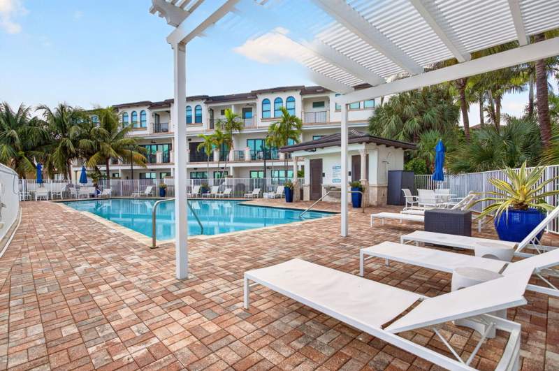 4 bedroom Townhouse at 608 Windward Circle, Casa Del Mar, Boynton Beach — photo 2