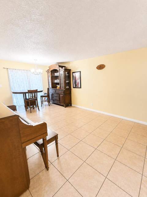 3331 Commodore Court, West Palm Beach FL - photo 6 of 38