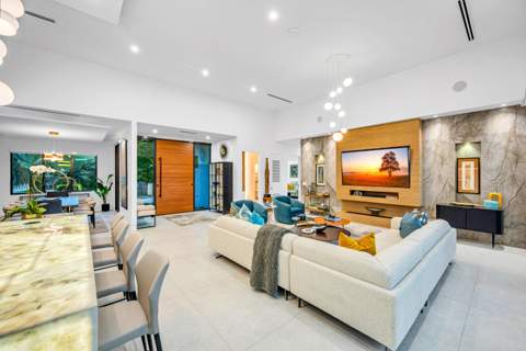 215 NE 28TH Court, Wilton Manors FL - photo 23 of 52