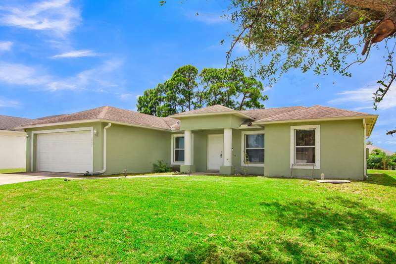 3 bedroom Single Family Residence at 1002 SW Romaine Lane, Port St Lucie Section 15, Port St. Lucie — photo 2