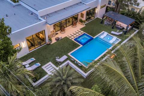215 NE 28TH Court, Wilton Manors FL - photo 6 of 52