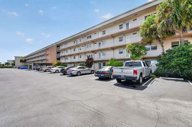 2 bedroom Condominium at 230 NE 26th Avenue #412, Village Royale On The Green Condo, Boynton Beach — photo 5