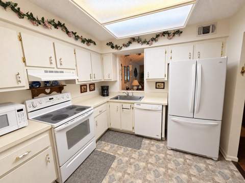 4570 NW 18th Avenue #206, Deerfield Beach FL - photo 8 of 31