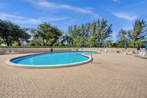 4570 NW 18th Avenue #206, Deerfield Beach FL - photo 15 of 31