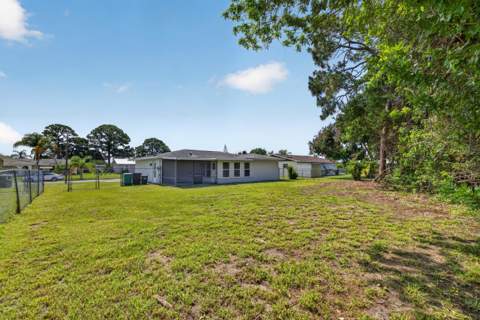 732 SW Ravenswood Lane, Port St. Lucie FL - photo 20 of 21