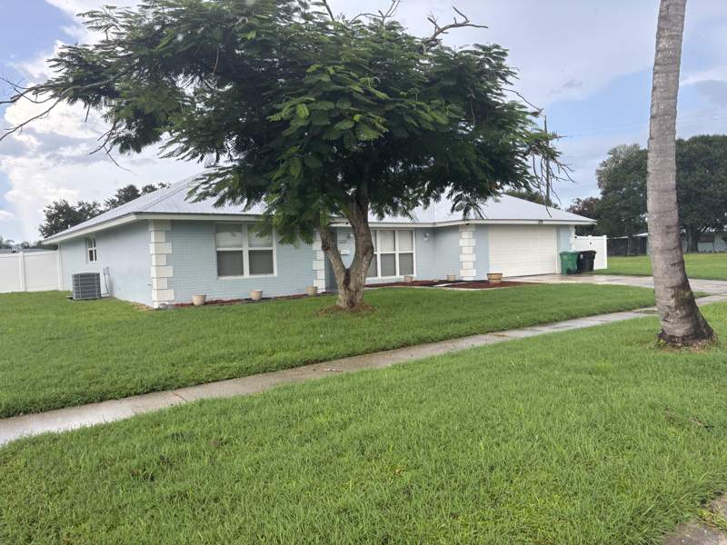 3 bedroom Single Family Residence at 1473 SE Sunshine Avenue, South Port St Lucie Unit 10, Port St. Lucie — photo 2