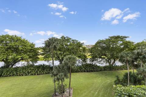 2480 Presidential Way #403, West Palm Beach FL - photo 21 of 42