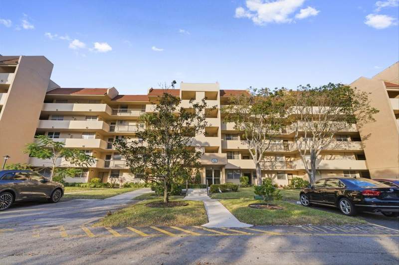 2 bedroom Condominium at 7080 Environ Boulevard #423, Condominium 3 Of Environ II, Lauderhill — photo 4