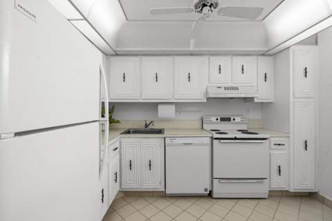 7080 Environ Boulevard #423, Lauderhill FL - photo 7 of 53