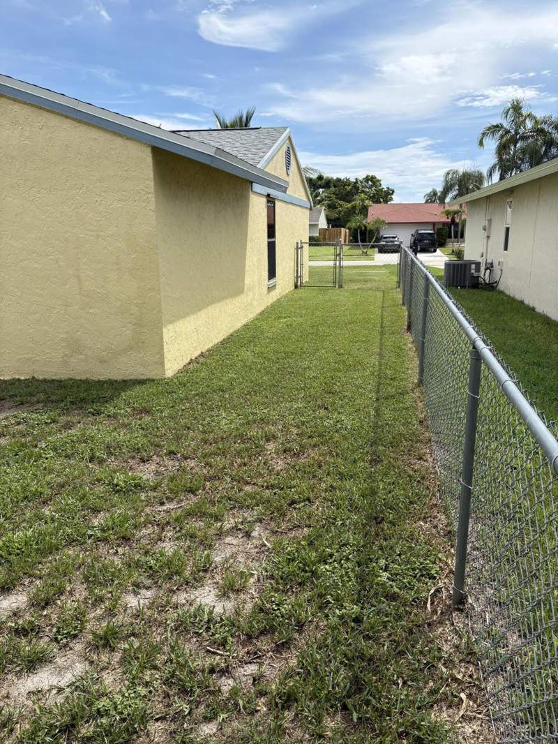 4 bedroom Single Family Residence at 8461 Theresa Road, Le Chalet Iv-B, Boynton Beach — photo 3