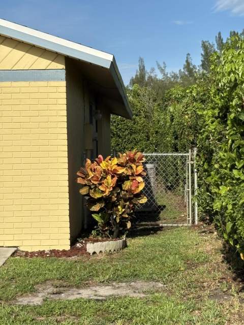 8461 Theresa Road, Boynton Beach FL - photo 11 of 33