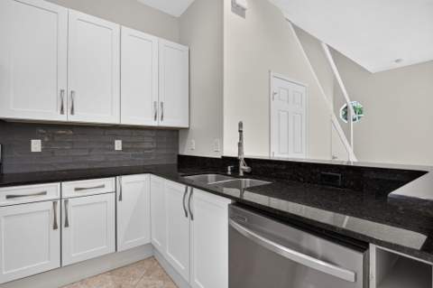 11 NE 20th Avenue, Pompano Beach FL - photo 12 of 33