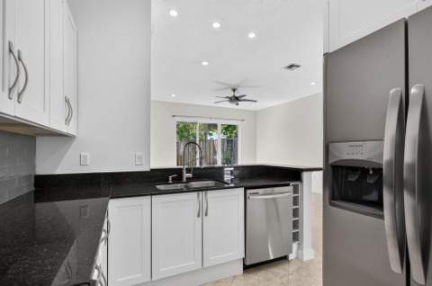 11 NE 20th Avenue, Pompano Beach FL - photo 13 of 33