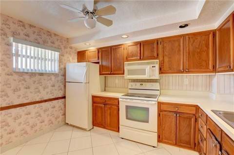 8735 Ramblewood Drive #212, Coral Springs FL - photo 20 of 22