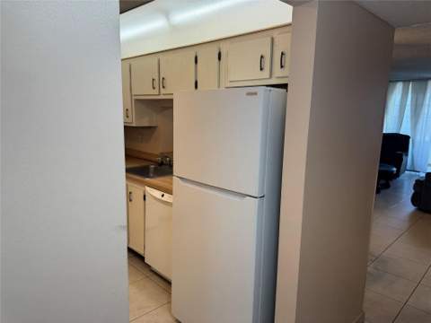 2860 Somerset Drive #317K, Lauderdale Lakes FL - photo 15 of 50