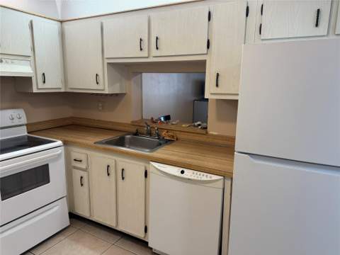 2860 Somerset Drive #317K, Lauderdale Lakes FL - photo 16 of 50