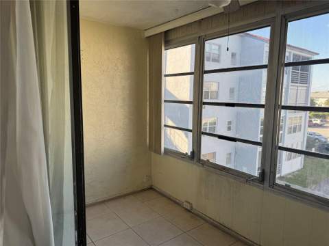 2860 Somerset Drive #317K, Lauderdale Lakes FL - photo 24 of 50