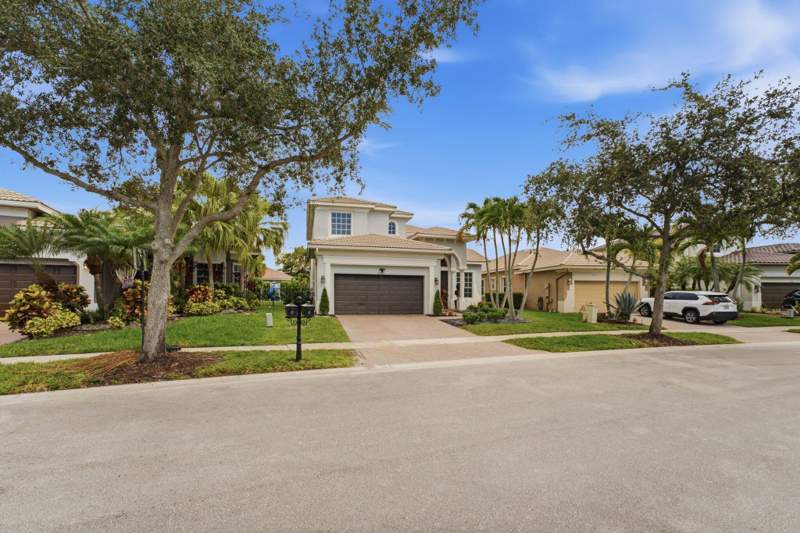 4 bedroom Single Family Residence at 12339 NW 77th Manor, Heron Bay Central, Parkland — photo 3