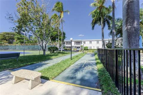 6207 Bay Club Drive #1, Fort Lauderdale FL - photo 24 of 40
