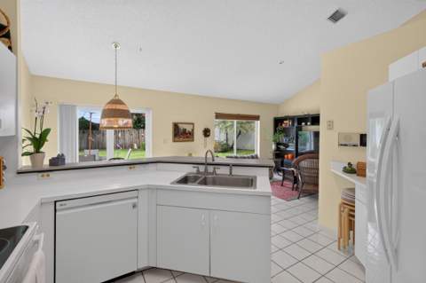 2640 Cayenne Avenue, Cooper City FL - photo 24 of 49