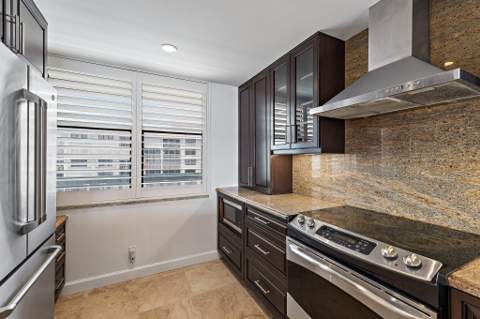 900 Ocean Drive #705, Juno Beach FL - photo 8 of 39