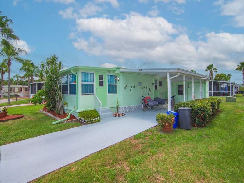 2 bedroom Manufactured Home at 9 Kassaba Lane, Spanish Lakes One, Port St. Lucie — photo 4