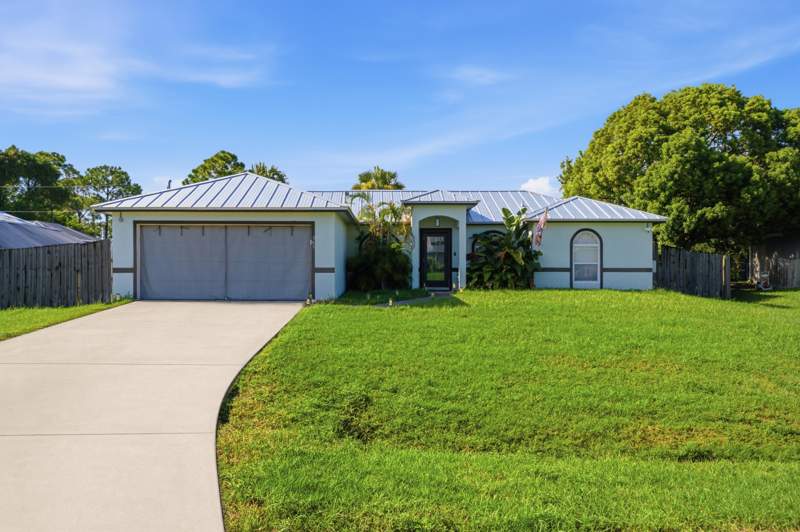 3 bedroom Single Family Residence at 385 SW Nativity Terrace, Port St Lucie Section 13, Port St. Lucie — photo 3