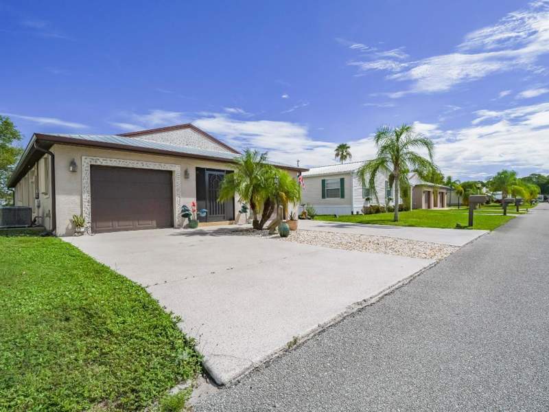 3 bedroom Single Family Residence at 37 Arboles Del Norte, Spanish Lakes Cc Village Leasehold Estates, Fort Pierce — photo 4