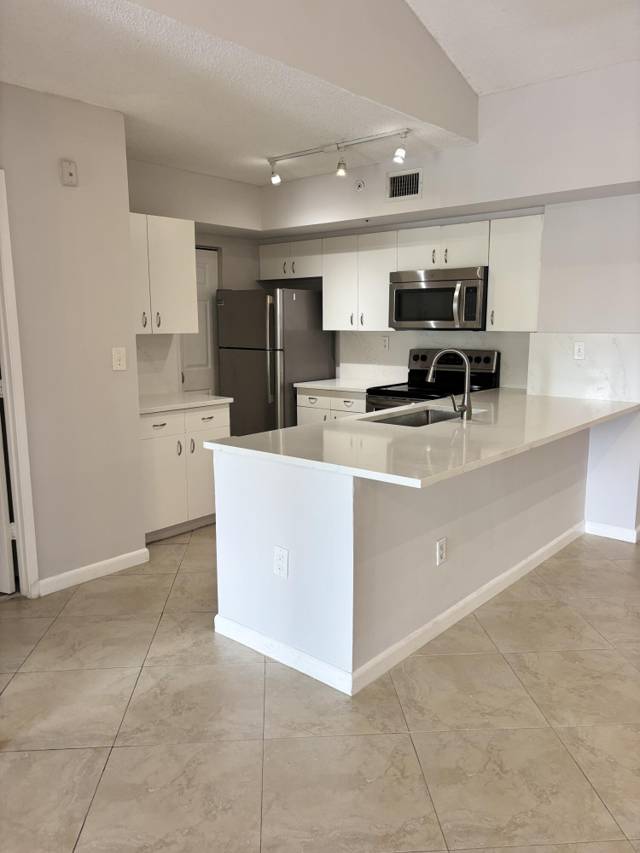 2640 S UNIVERSITY Drive #305